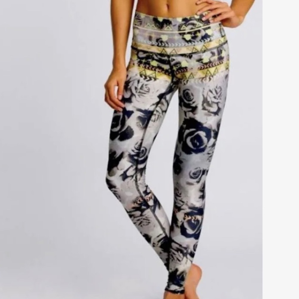 Teeki Desert Rose Upcycled Yoga Hot Pants Multicolored Size XS